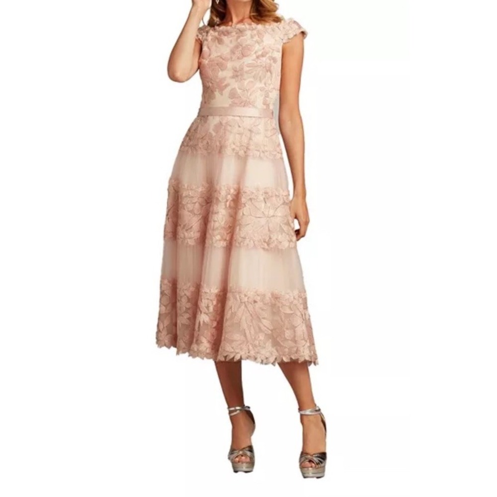 Tadashi Shoji Pink Floral Lace Embroidered Dress sz 8 Formal Feminine Coquette